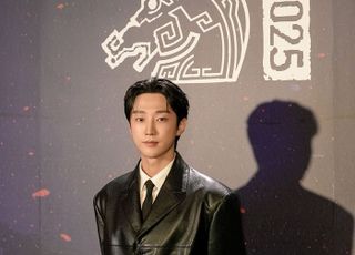 진영, ‘1977년, 그 해 그 사진’ 주역으로 ‘금마영화제’ 첫 입성