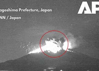 [영상] 사쿠라지마 분화 당시 보니...화산 번개까지 '번쩍'