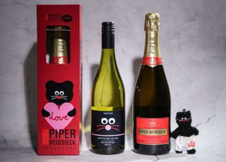 와인에 키치 감성 입혔다…아영FBC×MNH 협업 에디션 공개