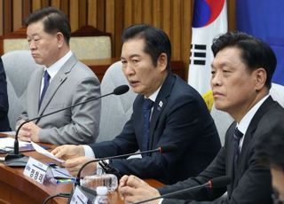 李대통령 순방 와중에…정청래, 이번엔 '전당원투표' 논란