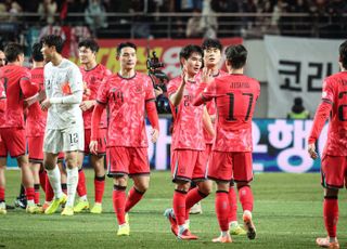 ‘포트2 확보+A매치 3연승’ 2025년 마감한 홍명보호