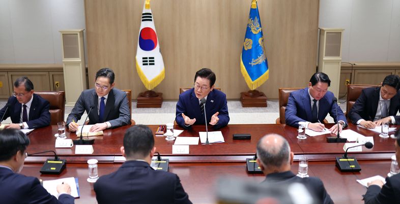 "만날 때마다 무슨 말 해야"…재계, 李대통령-총수 월례 회동 검토에 우려