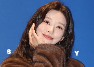 이주빈 '살며시 지은 미소'