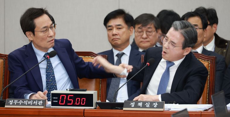 시장 혼란에 김용범 국회 고성까지… 한달 지나도 '10·15 대책' 설득력 시험대