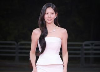 김민주 '긴장한 표정으로'