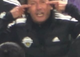 “눈찢기 인종차별 행위” 프로축구연맹, 전북 타노스 코치에 5경기 출장정지+제재금 2000만원 징계