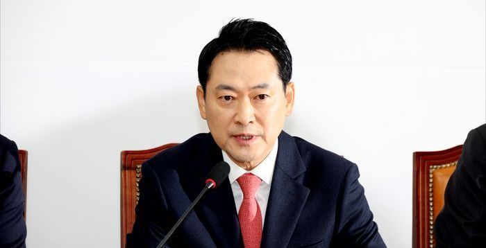 장동혁 "李정권, 범죄 조직 가담시 좋은 자리 주는 '조폭 정권'"