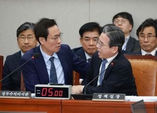 주진우, '운영위 격노' 김용범에 "본인 딸은 애지중지, 국민은 애물단지냐"