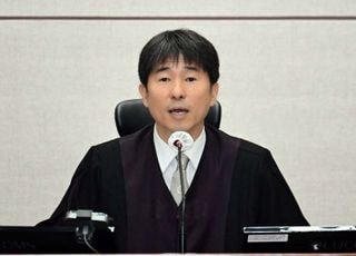 공수처, 지귀연 '룸살롱 의혹' 첫 압수수색…택시 앱 이용기록 확보