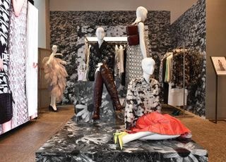 비이커 청담점에서 제21회 SFDF 우승자 전시 진행