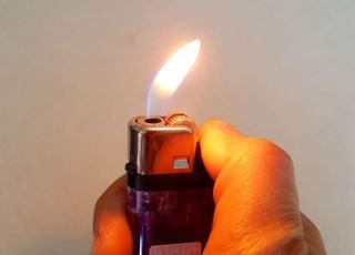 아파트 자신의 방에서 불 지른 여중생…입주민 70여명 비상 대피