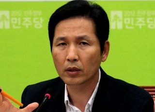 방음벽 로비 명목 억대 수수…우제창 前 의원, 1심 징역 3년6월
