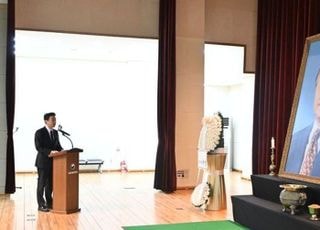 YS 10주기 추모식, 민주당만 쏙 빠졌다