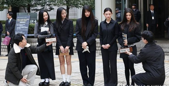 뉴진스 파문, 희한한 이야기들