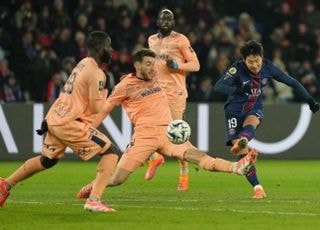시즌 1호골! PSG 이강인, 선제 결승골 폭발...27일 토트넘전 출격