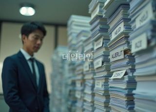 "한국만 있는 성장 페널티"…한국은 덩치에, 미국은 독점에 옐로우 카드