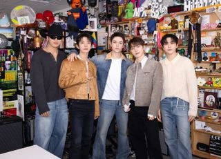 세븐틴, 美 ‘타이니 데스크’ 입성…케이팝 그룹 최초 NPR 본사 공연