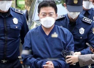 'SG발 주가조작 의혹 주범' 라덕연, 항소심서 감형…징역 25년→징역 8년