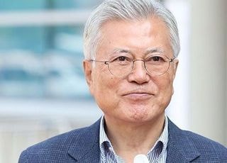 '뇌물 혐의' 文 국민참여재판 지정 여부, 이르면 내년 1월 결정
