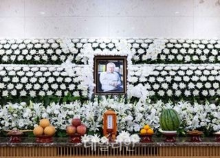"진정한 어른이자 배우"…이순재 별세에 추모 행렬 잇따라