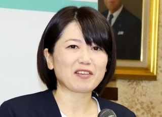 유부남 직원과 호텔 다닌 女시장…관계는 없었다더니 끝내