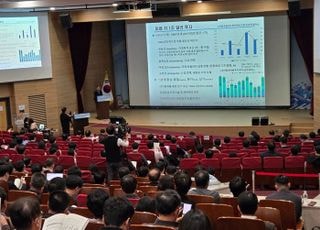 "중국 전기차 공습…한국, R&amp;D·인력 없으면 밀린다"