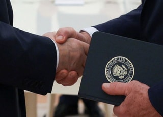 "美특사, 러 보좌관에 '트럼프 칭찬해야 협상 수월' 조언"