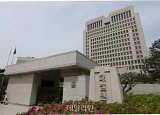 사법부 신뢰 회복, 사법부 흔들기 중단부터 [기자수첩-사회]