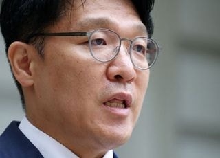 '공천 청탁 의혹' 김상민에 그림 알아봐 준 중개업자 "김건희에 그림 간다고 생각"