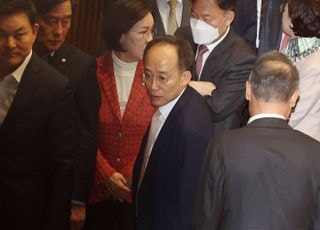 [속보] '추경호 체포동의안' 본회의 통과…국민의힘 전원 퇴장