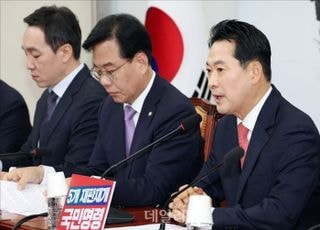 "계엄 사과하자 vs 사과를 또?"…내부갈등에 시름하는 국민의힘 등 [11/28(금) 데일리안 출근길 뉴스]
