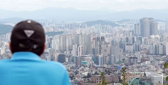 부동산 불안에 기준금리 ‘동결’했지만…서울 집값 ‘우상향’에 무게