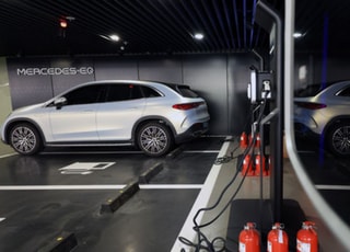 "전기차만 못 팔겠다"…유럽 車제조사 '불안 고조'