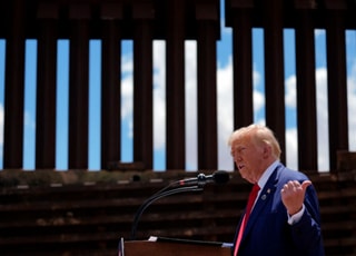 트럼프, 워싱턴 총격에 '反이민' 강화…"우려국 출신 영주권자 재조사"