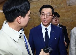 민주당, 장경태 '성추행 의혹'에 "가볍게 보지 않아…당직 사퇴는 아직"