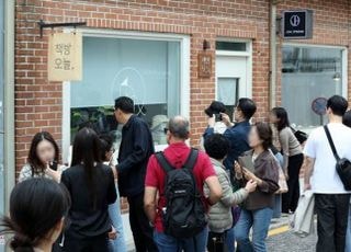 창비부산도 폐점…동네서점의 ‘생존’ 가능할까