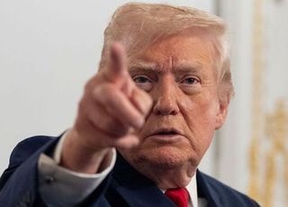 트럼프 “바이든 자동서명기 사인 문서 전부 취소”