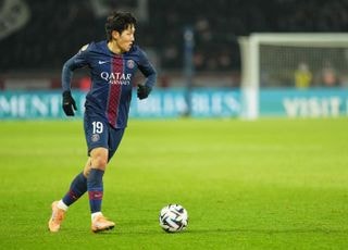 ‘이강인 선발’ PSG, 미나미노에 결승골 내주고 0-1 패