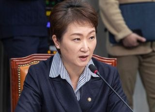 이언주, '경기도지사' 불출마 선언…"지금은 당·지역구에 기여할 때"