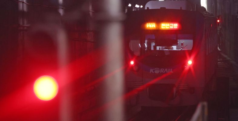 서울지하철 노조, 내일부터 ‘준법운행’…출퇴근길 혼잡