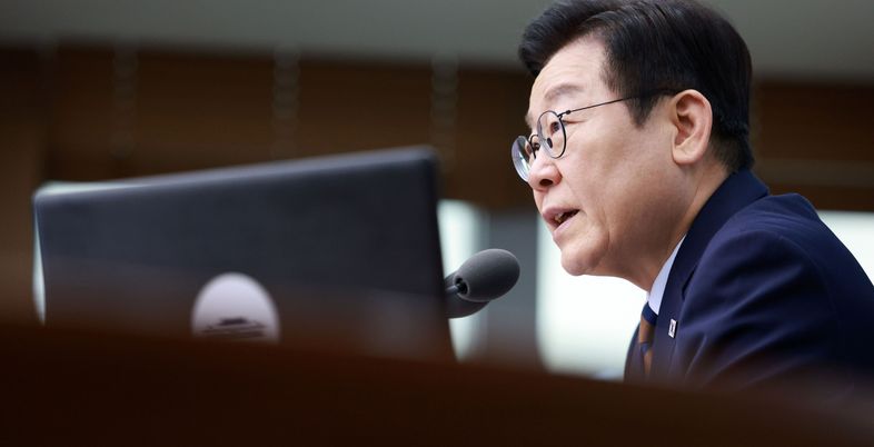 12·3 계엄 '1주년' 앞둔 李정부…'내란' 털고 새로운 아젠다 제시할까 [정국 기상대]