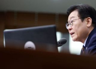 12·3 계엄 '1주년' 앞둔 李정부…'내란' 털고 새로운 아젠다 제시할까 [정국 기상대]