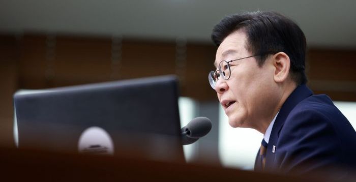 12·3 계엄 '1주년' 앞둔 李정부…'내란' 털고 새로운 아젠다 제시할까 [정국 기상대]