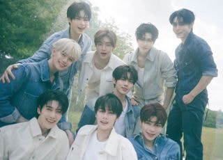 제로베이스원, 완전체 활동 2개월 연장 합의