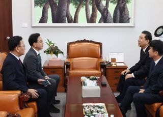 여야, 728조 예산안 두고 신경전 계속…오후 5시 재협상