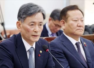 경찰 '계엄 1년' 대국민 사과 당일 청장도 법정서 "尹지시 부적절"