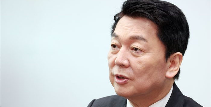 보다 못한 안철수가 사과했다…"계엄 1년, 죄송하고 사과드린다"