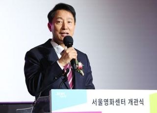 "여론조사비 대납" vs "李정권 위한 정치공작"…오세훈 기소, 법조계 시선은?