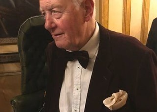 "매년 1억 줄게…아들 낳아줄 40살 연하女 구합니다"