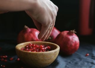 여성의 과일 '석류' 남성도 먹어야 하는 이유는 [데일리 헬스]